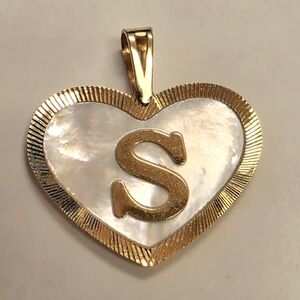 💕18k Gold S Initial Mother Of Pearl Heart Pendant